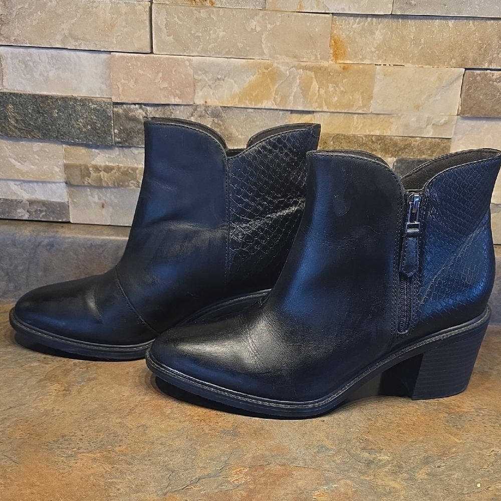 Clarks Black Leather Ankle Booties with Side Zip - Picture 2 of 4